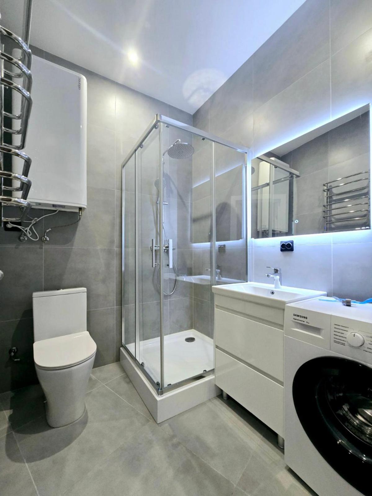 Apartment In The City Center Near The Park Leópolis Exterior foto